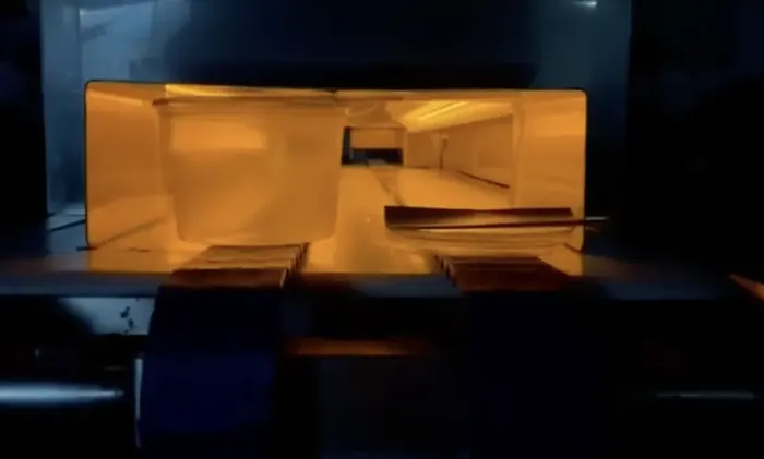 Sanitización UV-C de envases plásticos en Serviform, Chile